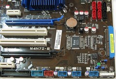 Обзор материнской платы ASUS M4N72-E