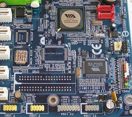 ASRock 775V88 и Gigabyte GA-8VT880 на VIA PT880 – бюджетные платформы для LGA775 - CompReviews. ru